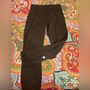 Green Lululemon Capri leggings with pockets